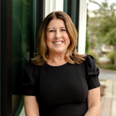 Lisa Horianopoulos Headshot